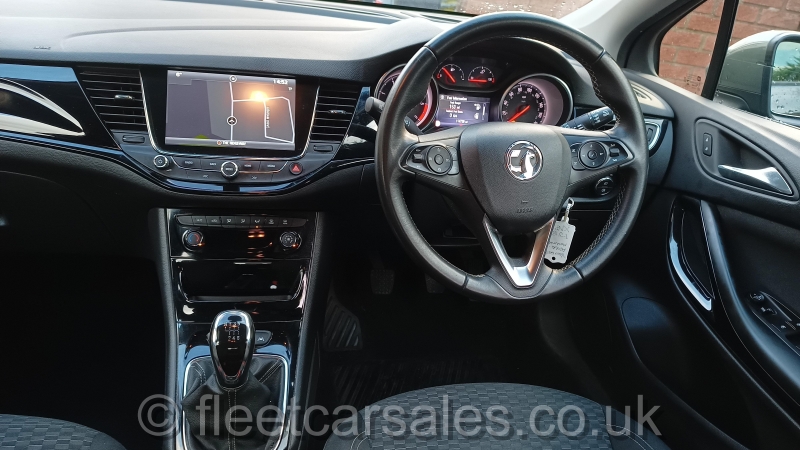 astra cdti sri interior